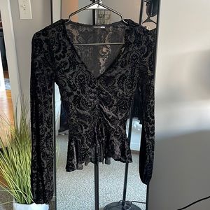 Fashion nova black crop top